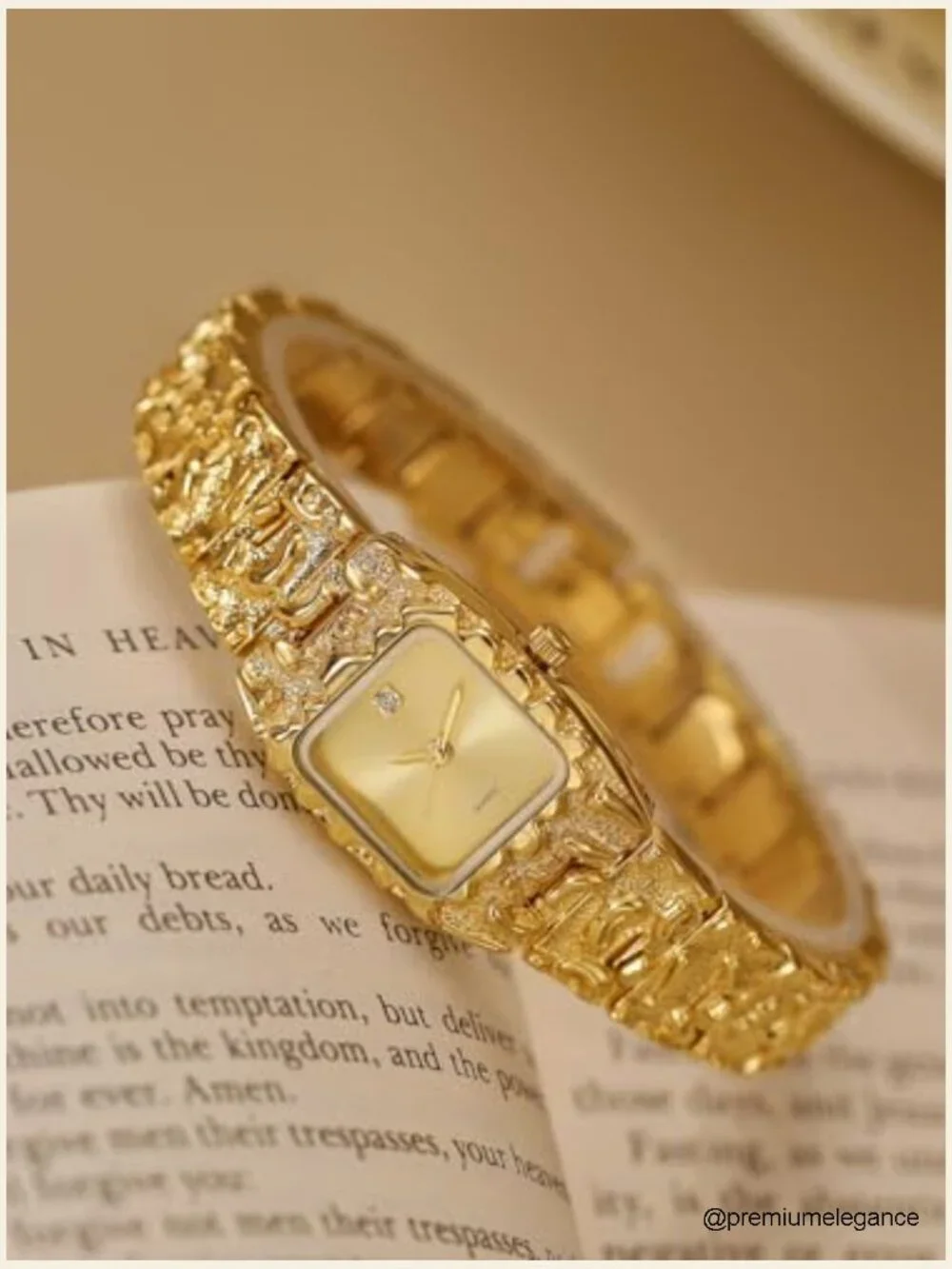 Vintage Square Quartz Dress Wristwatch Textured Alloy Band Gold Tone